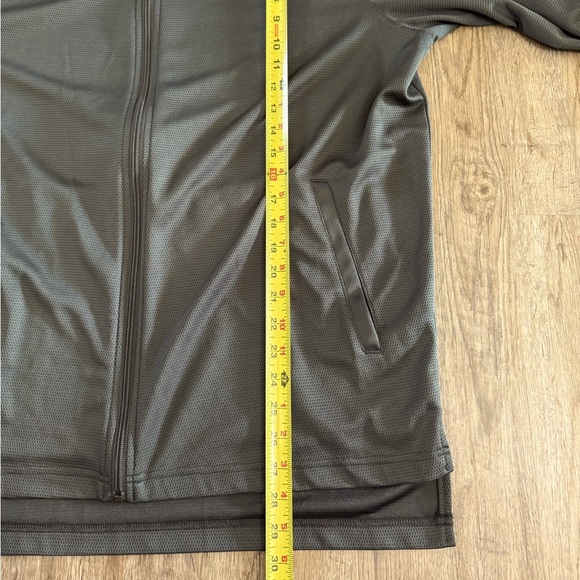 Nike • Dri Fit Basketball Jacket - Picture 7 of 9